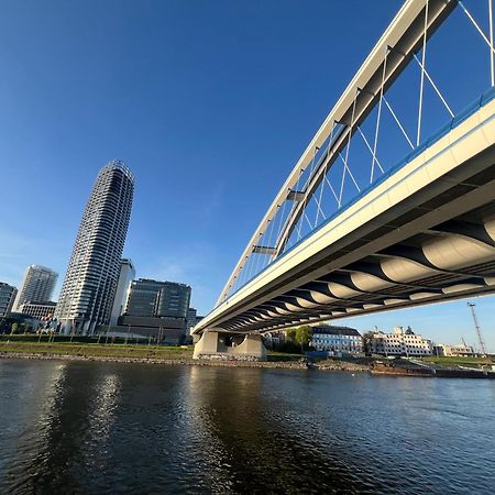 River Front Mezonet Eurovea Bratislava Bagian luar foto