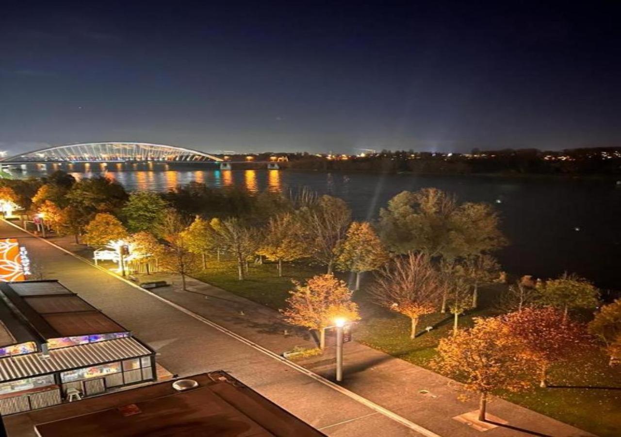 River Front Mezonet Eurovea Bratislava Bagian luar foto